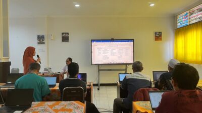 Dari Konsep Menuju Aksi: Guru SMK Negeri 3 Mataram Rancang Pembelajaran TEFA dan Kecerdasan Artifisial Berbasis Industri